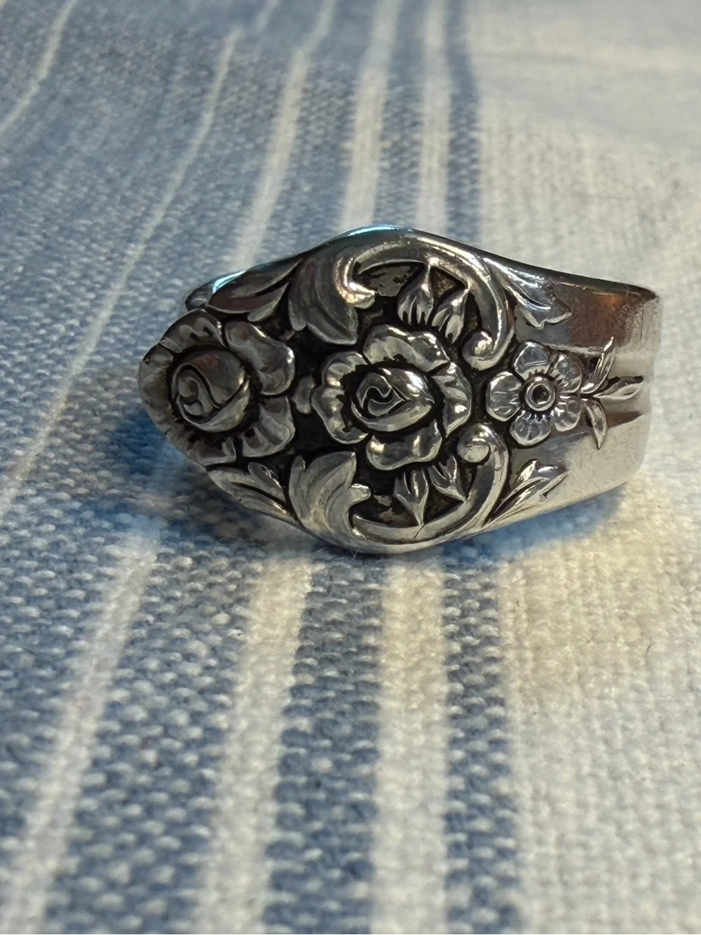 Vintage Handcrafted Silver Plated Oneida Spoon Ring Sz. 8 Floral Pattern